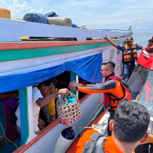 Evakuasi KM. Hanifa 02 GT 30 Patah As Sekaligus Penutupan Operasi SAR