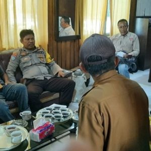 Tuntut Lowongan Kerja, Masyarakat Cegat Karyawan PT PAU