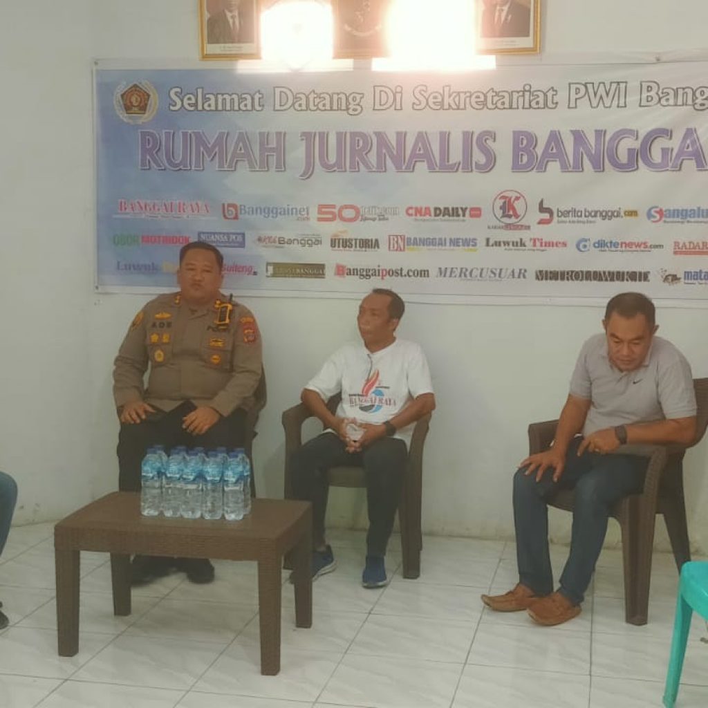 Jalin Kemitraan, Kapolres Banggai Sambangi Sekretariat PWI