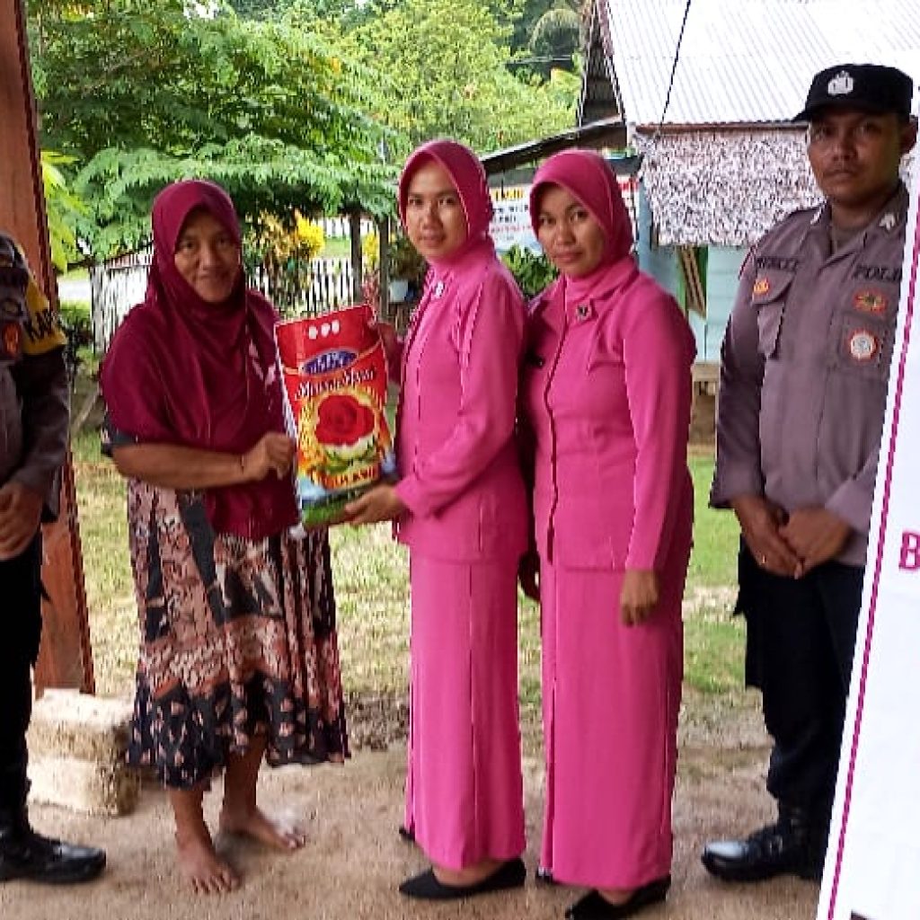  Bhayangkari Ranting Bulagi Laksanakan Giat Baksos Pada Masyarakat Di Bulagi