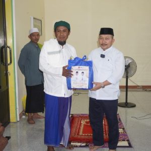 Bupati Banggai Safari Ramadhan Di Kecamatan Kintom,Dan Beri Bantuan Beras