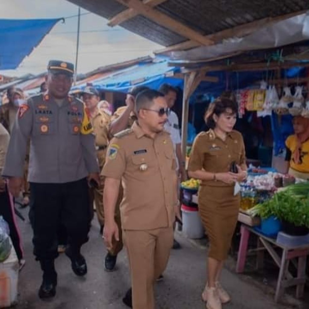Akhirnya  Bupati Banggai Turun Lapangan Tinjau Pasar Simpong dan Toko Grosir Pantau Harga