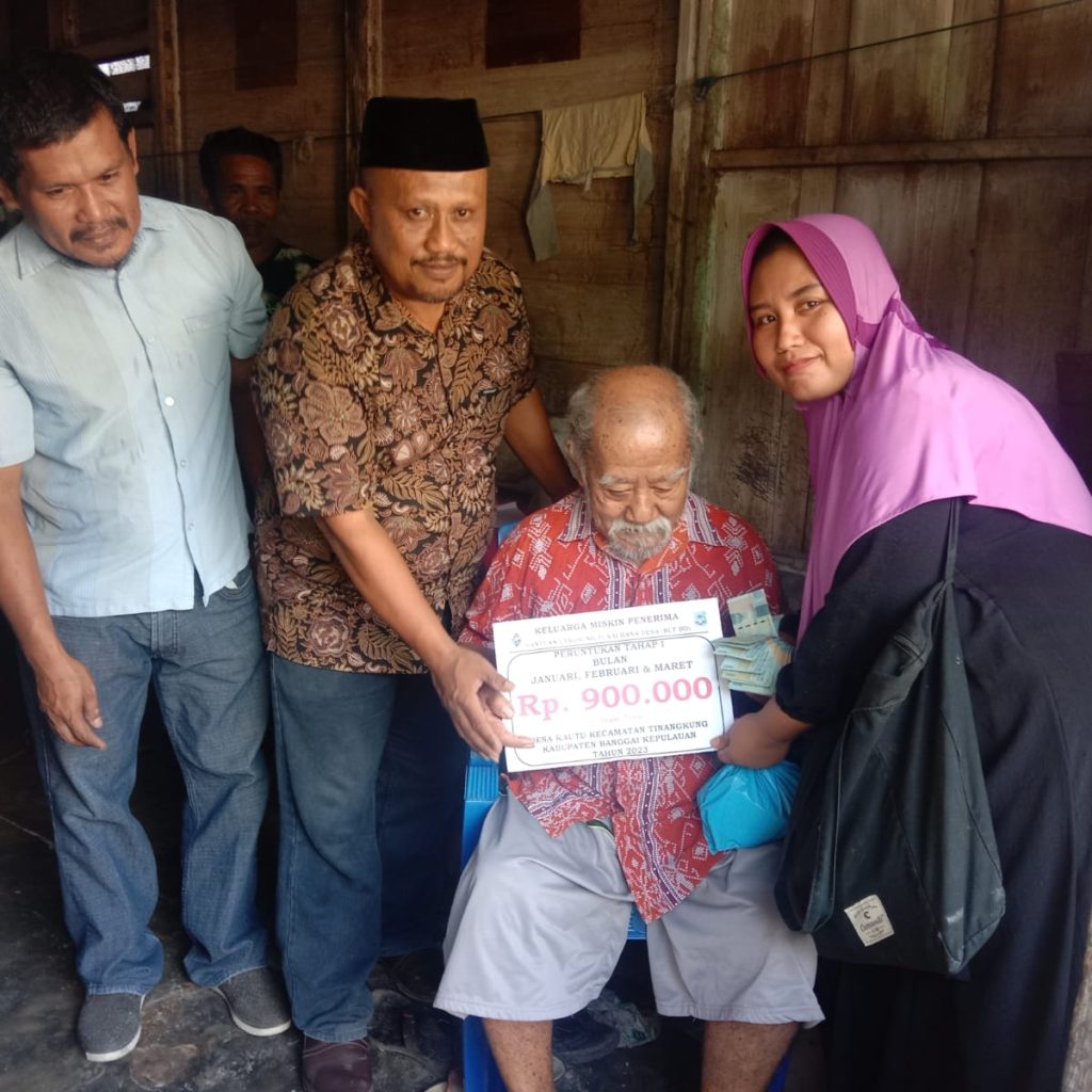 Desa Kautu Yang Pertama  Menyalurkan BLT  Dibangkep  Tahap  Satu