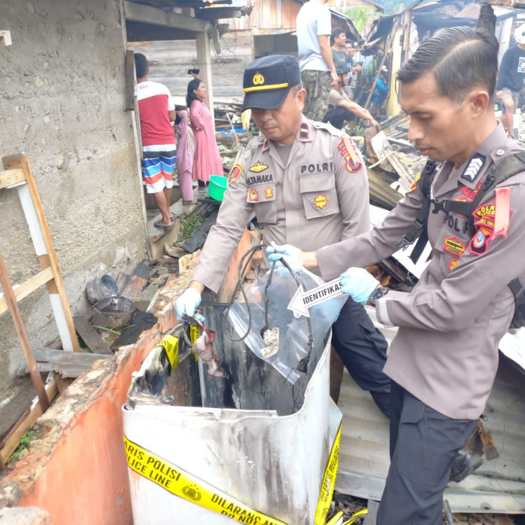 Dugaan Kosleting Listrik Pada Mesin Cuci, Mengakibatkan Kebakaran Di Jole