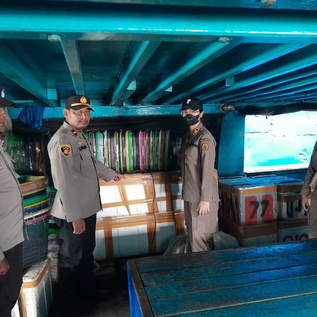 KP3 Luwuk dan Balai Karantina Amankan Ratusan Kilo Jeroan Sapi Ilegal