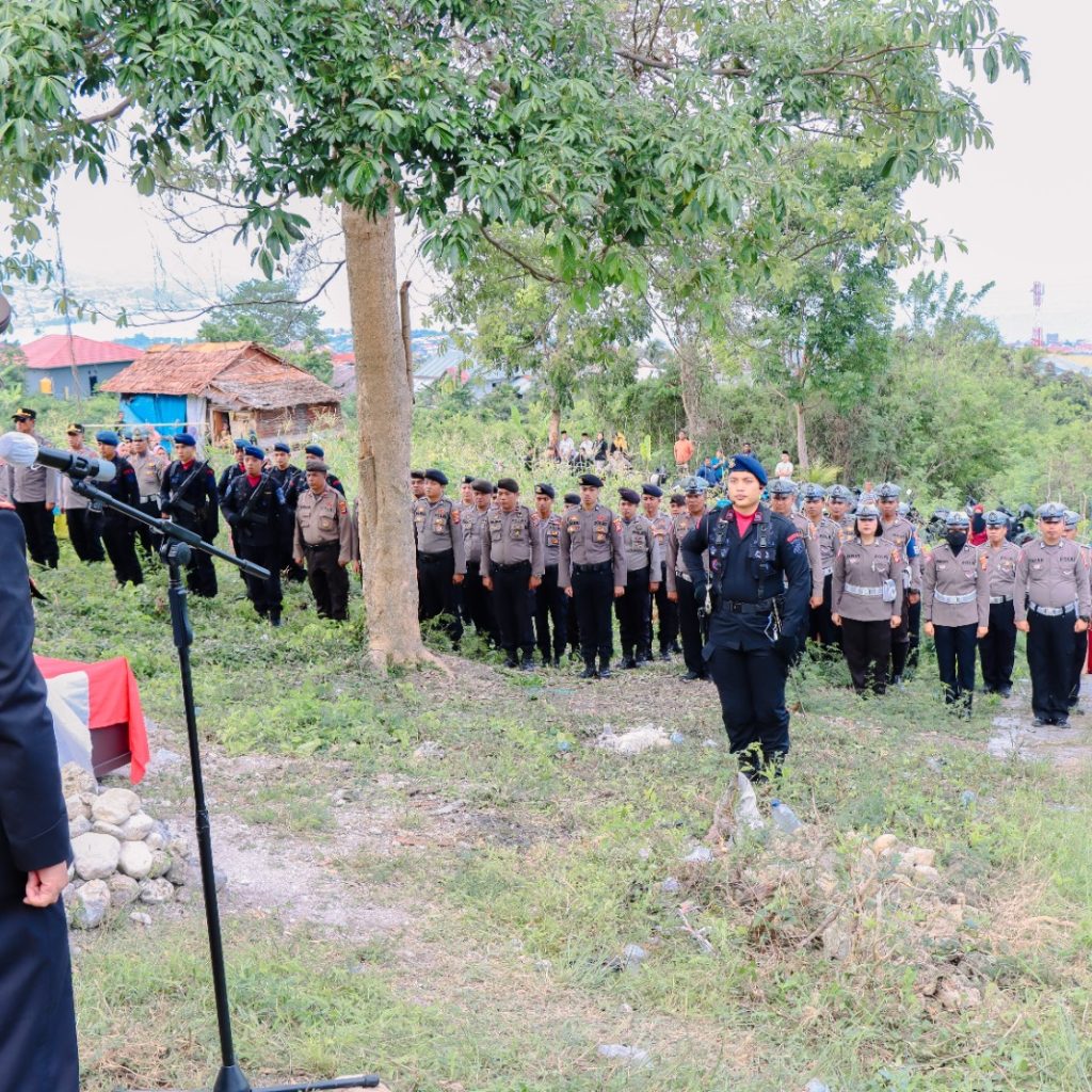 Upacara Pemakaman Anggota Brimob Polri Dipimpin Wakapolres Banggai