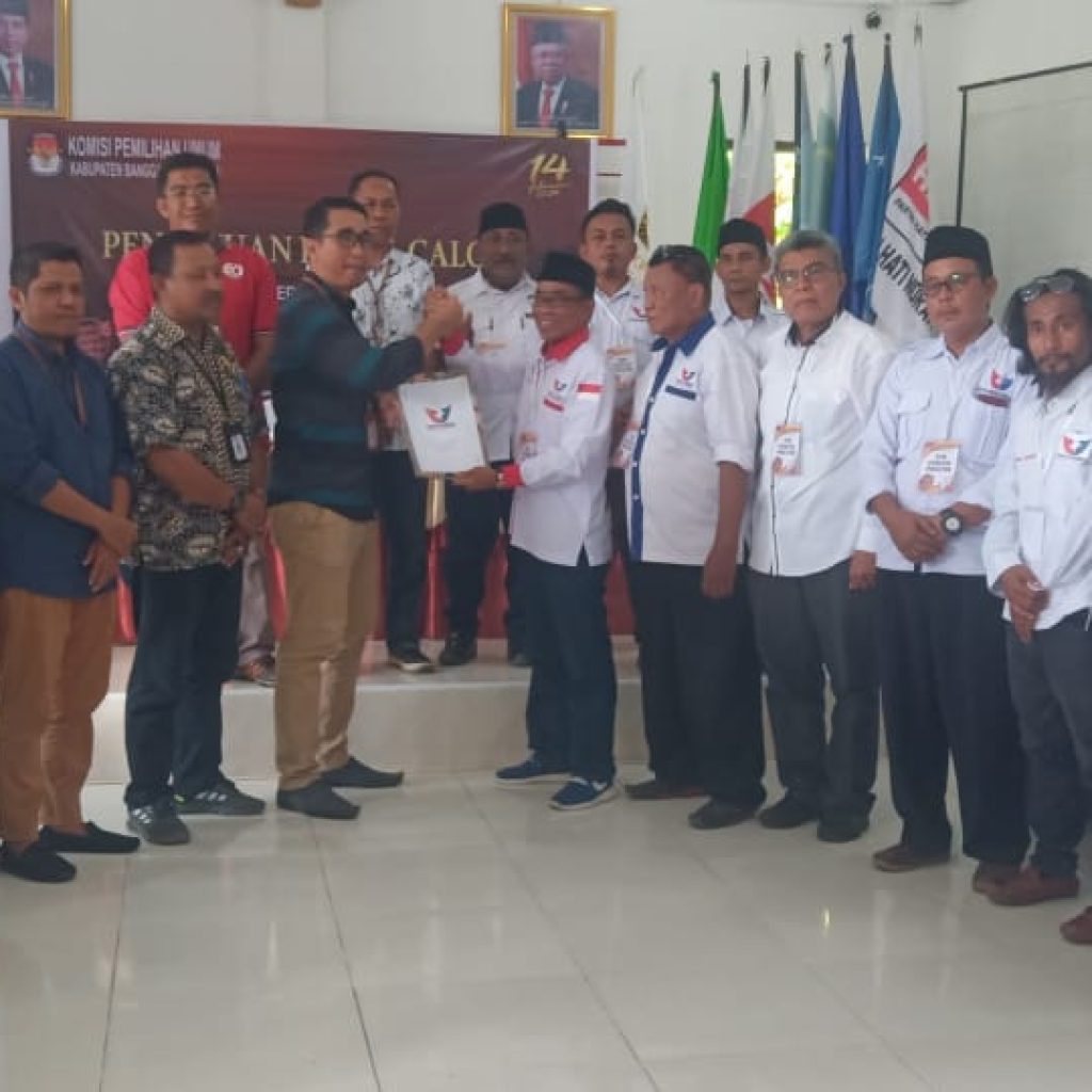Partai Perindo Bangkep Mendaftar Di KPU Bangkep Diiringi Para Simpatisan