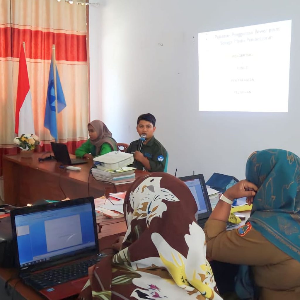TINGKATKAN SDM GURU, KM5 SD INP BOLOBUNGKANG LAKUKAN PELATIHAN PENGGUNAAN APLIKASI POWER POINT