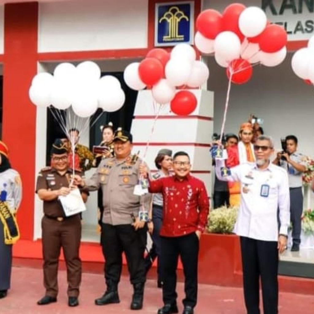 Kepala Imigrasi  Banggai Menuai Pujian  Atas Kinerja  Dalam Menciptakan Inovasi  Baru