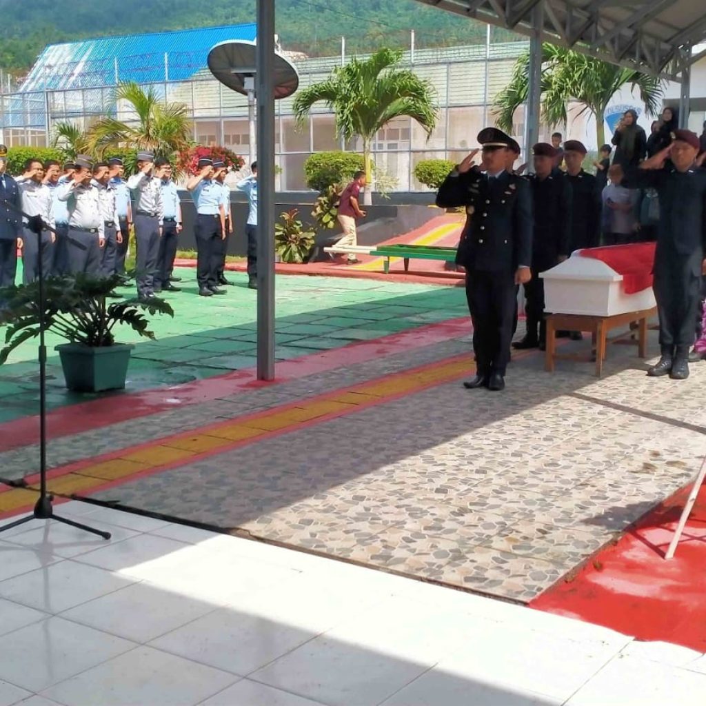 Kepala Bapas Pimpin Upacara  Pelepasan Jenazah Kalapas Kelas II B Luwuk