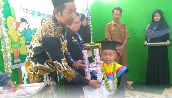 Prestasi Agama Menonjol Dalam Wisuda Keenam Paud Sentralsari Kecamatan Toili