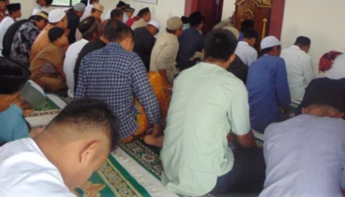Antusiasme Warga BTN Bukit Mambual Dalam Sholat Idul Adha di Masjid Al Fattah
