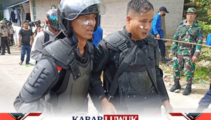Anggota Brimob Terkena Anak Panah Amankan Penggusuran Pemukiman Liar
