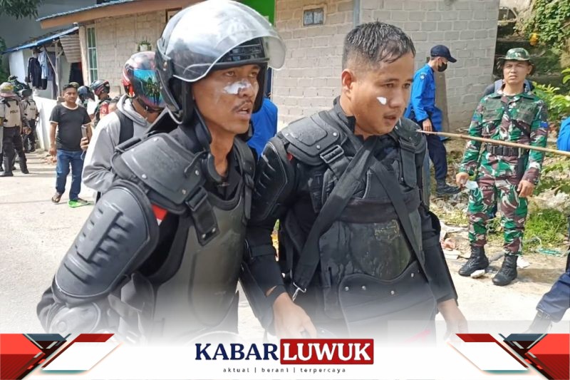 Anggota Brimob Terkena Anak Panah Amankan Penggusuran Pemukiman Liar