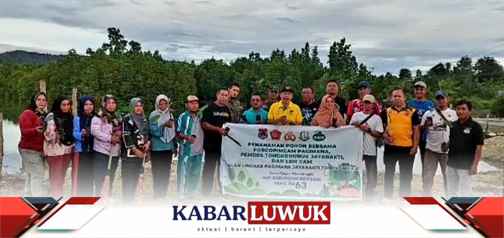 Peringatan HUT Banggai ke-63, Camat Pagimana dan LSM GAM Tanam Ratusan Pohon