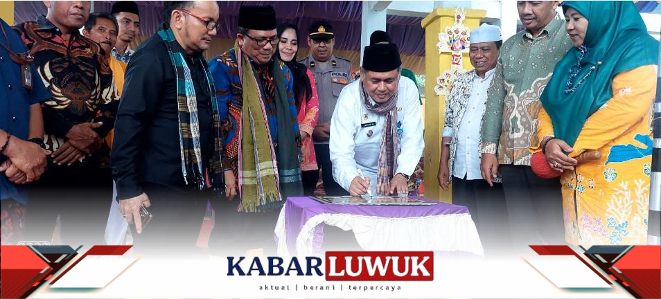 - Bupati Banggai diwakili oleh Sekretaris Daerah Kabupaten Banggai, Ir. Abdullah Ali, M.Si, menghadiri dan secara resmi membuka acara launching Kampung Moderasi Beragama