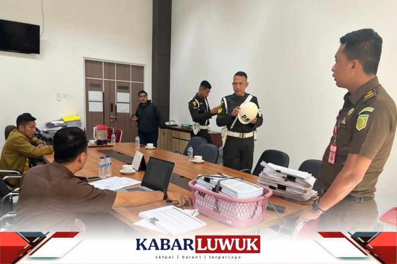 Kejati Sulteng Geledah Rumah Mantan Rektor dan Kantor Unit IPCC Untad
