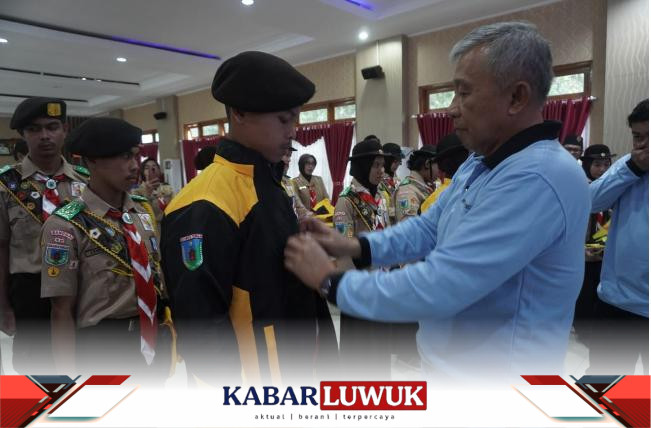 Wakil Bupati Banggai, Drs. H. Furqanuddin, M.M, dengan penuh semangat melepas kontingen Kabupaten Banggai untuk mengikuti Raimuna Nasional Ke-XII Tahun 2023