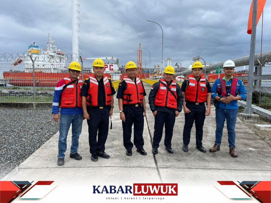 Kepala Kantor Bea Cukai Luwuk Meninjau Langsung Proses Ekspor Barang Curah PT. Panca Amara Utama”