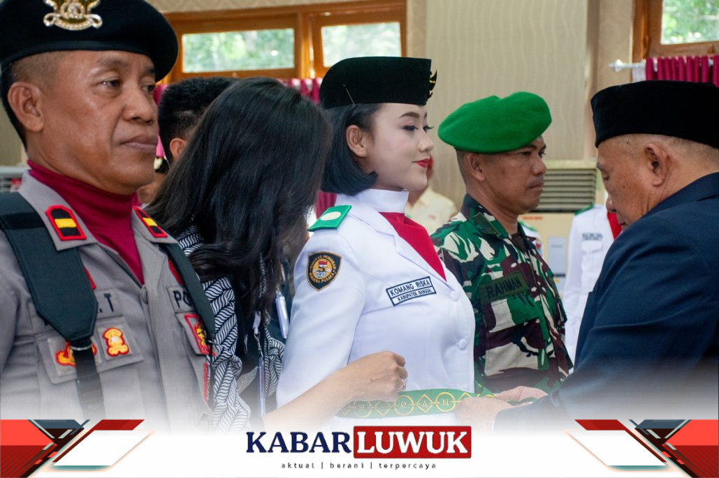 - Wakil Bupati Banggai, Drs. H. Furqanuddin Masulili, M.M., mengukuhkan 46 anggota Paskibraka Kabupaten Banggai Tahun 2023