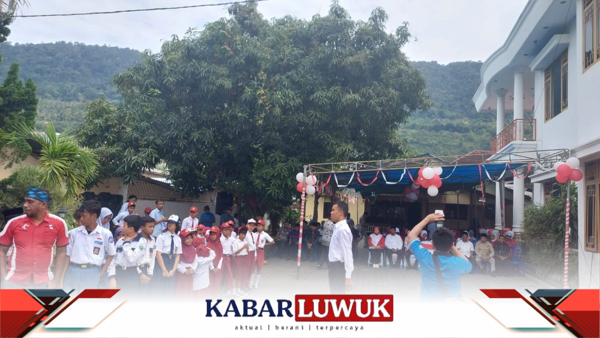 peringatan Hari Kemerdekaan Republik Indonesia yang ke-78, momentum bersejarah diabadikan oleh warga Sulawesi Tengah yang berkumpul di rumah Sofhian Mile.