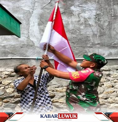 Babinsa Koramil 1308-01/Luwuk Terus Menerus Membantu Warga dalam Menghadapi HUT Kemerdekaan RI ke-78”