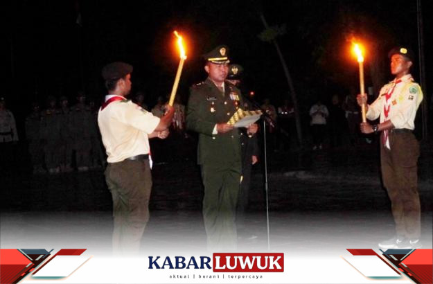 Dandim 1308/LB, Letkol.Inf. Hermanto Inspektur Upacara Renungan Malam ini diadakan dengan tujuan menghormati dan mengenang jasa para pahlawan yang telah berjuang dan gugur di medan perang