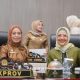 Ketua DPRD Provinsi Sulawesi Tengah bersama Sekretaris Provinsi Novalina saat usai memimpin Rapat tampak kelihatan Cerah penum senyum