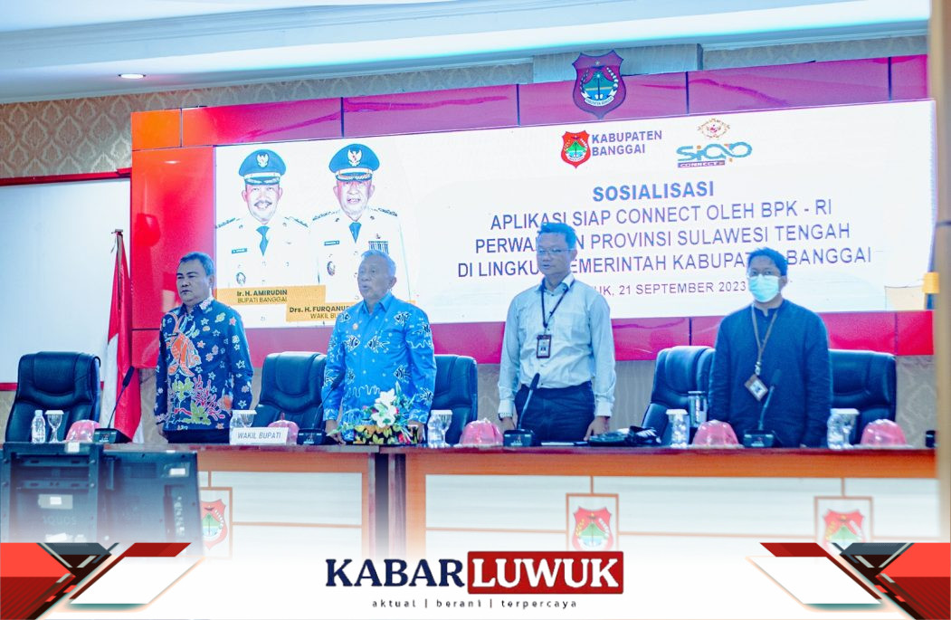 Wakil Bupati Banggai, Drs. H. Furqanuddin Masulili, M.M., bersama dengan Plt Kepala BPKAD Kabupaten Banggai, Ramli Tonggo, S.Sos., S.T., M.Si., membuka acara Sosialisasi Aplikasi SIAP CONNECT
