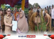 Bupati Banggai H.Amirudin Ajak Warga Tanam Pohon dan Terima Sertifikat Tanah