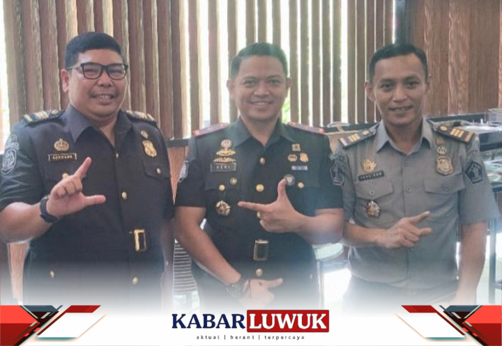 Dari Sebelah Kiri Ari Vebrian Genkhan Mantan PLt. Kanim,Tengah Kepala Kantor Imigrasi banggai, Ferdinan Bidjang,SH