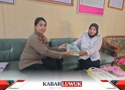 Polres Banggai Serahkan 100 Buku untuk Meningkatkan Minat Baca Anak