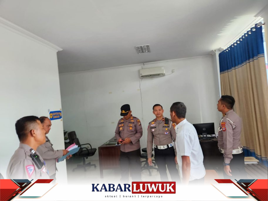Team Asistensi Peningkatan Pelayanan Publik dibawah pimpinan AKP Achmad Soleh Kasie Yanmin Intelkam Polda Sulteng, Kunjungi Satpas Polres Banggai