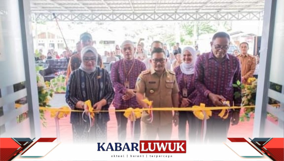 BUPATI AMIRUDIN RESMIKAN KANTOR BPR SMA CABANG LUWUK