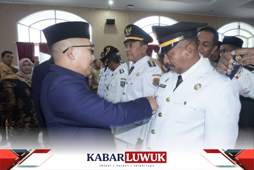 Bupati Banggai Ir. H. Amirudin Melantik dan Mengambil Sumpah Jabatan Pejabat Pemerintah Kabupaten Banggai