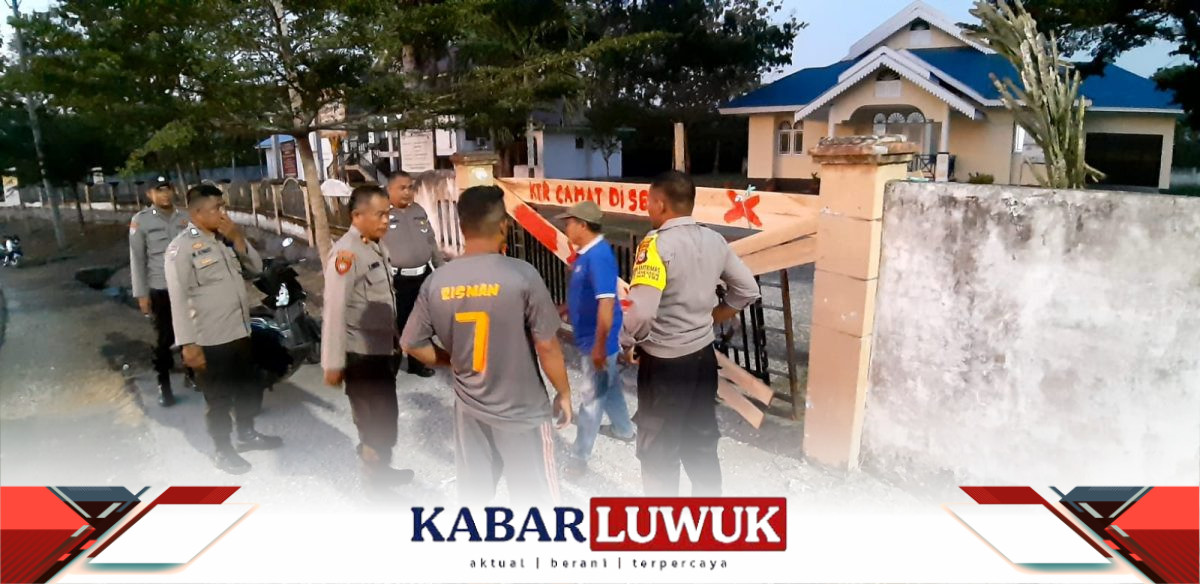 Plh Kapolsek Luwuk Buka Penyegelan Kantor Camat Luwuk Timur