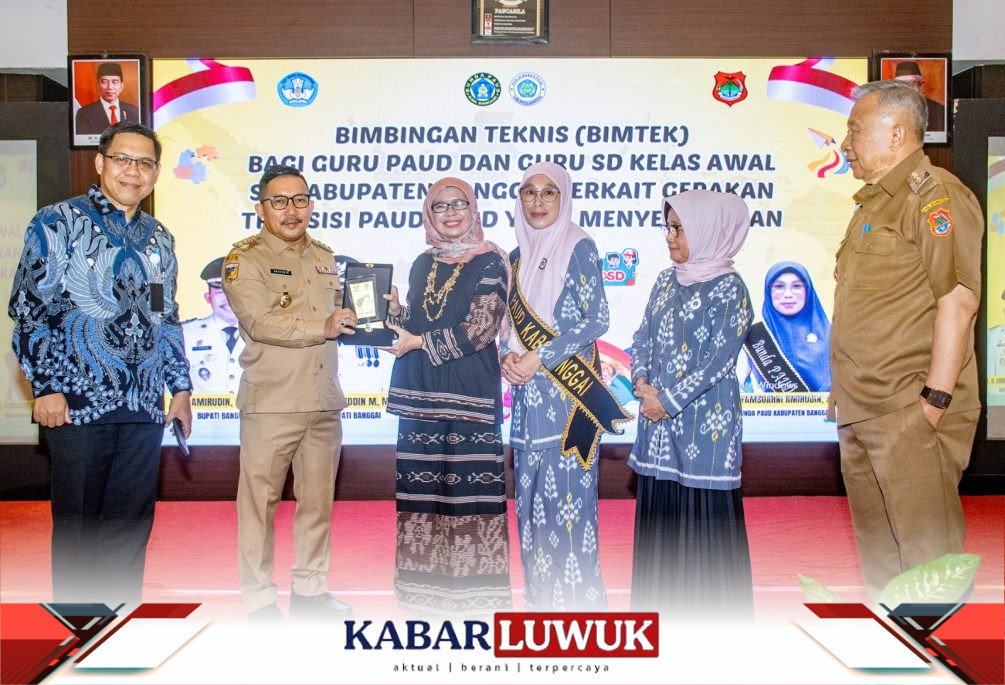 BIMBINGAN TEKNIS (BIMTEK) BAGI GURU PAUD & GURU SD KELAS AWAL SE-KABUPATEN BANGGAI TERKAIT GERAKAN TRANSISI PAUD KE SD YANG MENYENANGKAN DIBUKA BUPATI BANGGAI