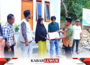 Aswin Musa Serahkan  Tiga Unit Rumah Dhuafa di Banggai Laut