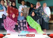 Monitoring dan Evaluasi Pengembangan Pariwisata, Dinas Pariwisata Banggai Tinjau Keberhasilan Kelompok Usaha Membatik Desa Sumber Mulya