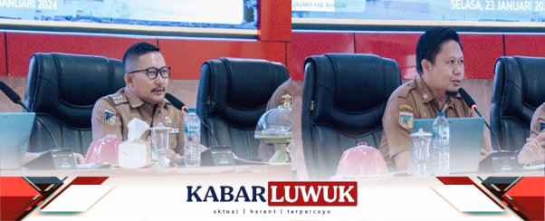 Bupati Banggai, Ir.H.Amiruddin, MM bersama Kadis DKISP Kabupaten Banggai, Lesmana Kulap,S.Kom saat rapat membahas Pembangunan Command Center Smart City