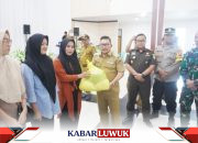 Bupati Banggai Serahkan Bantuan Keluarga Resiko Stunting