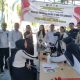 Kepala Kantor Imigrasi Kelas II Non TPI Banggai didampingi Kepala Kejaksaan Negeri Banggai di Stand Pelayanan Pasport Pasar Murah Ramadhan