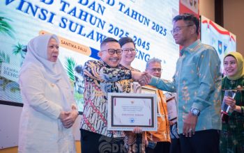Ikuti Musrenbang RKPD dan RPJPD Provinsi Sulteng Tahun 2025, Bupati Amirudin Terima Penghargaan Dari Pemprov Sulteng