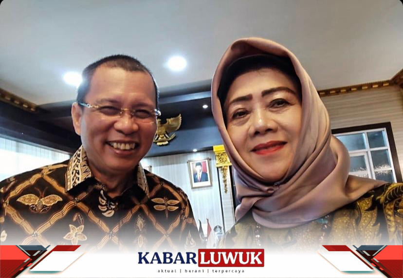Pengurus DPP-ADI Dr. Titik Haryati, M.Ap., M.Pd. (kanan) bersama Rektor Universitas Tanjungpura Prof. Dr. Garuda Wiko, S.H., M.Si (kiri). (Foto: Dok. pribadi)