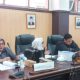 Anggota Badan Anggaran DPRD Banggai Siti Arya saat mengoreksi Dokumen KUA-PPAS Tahun Anggaran 2025.