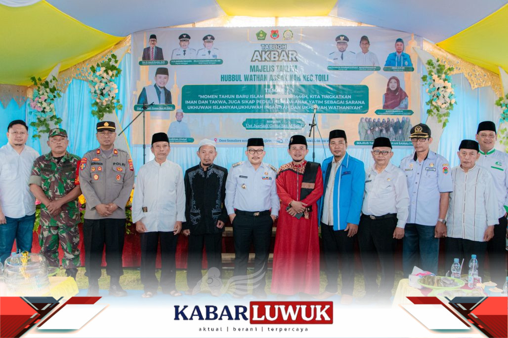 Hadiri Tabligh Akbar Di Desa Samalore, Bupati Amirudin Beri Santunan Anak Yatim Piatu