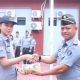 Paket kesehatan yang terdiri dari suplemen daya tahan tubuh, vitamin dan susu ini diserahkan langsung oleh Kepala Kantor Imigrasi Kelas II Non-TPI Banggai, Octaveri