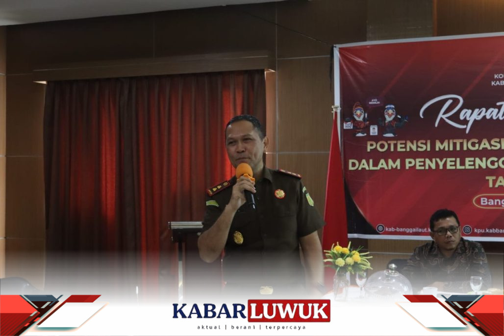 Kepala Kejaksaan Negeri (Kajari) Banggai Laut, Reinhard Tololiu, SH., MH., menghadiri undangan sekaligus menjadi pemateri dalam acara "Permasalahan Hukum Dalam Penyelenggaraan Pilkada Serentak Tahun 2024"