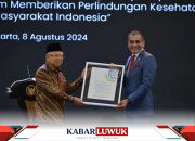 Wapres Ma’ruf Amin Berikan Penghargaan UHC Awards kepada 493 Kepala Daerah
