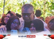 Ahmad Ali dan Abdul Karim Bantu Korban Banjir di Parigi Moutong